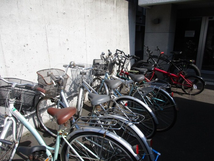 物件外観写真3　(駐輪場)