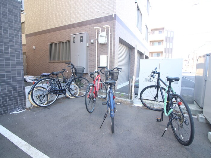 物件外観写真6　(駐輪場)