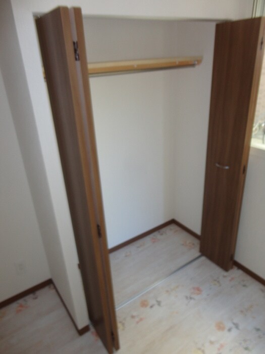 物件内観写真12　(収納)