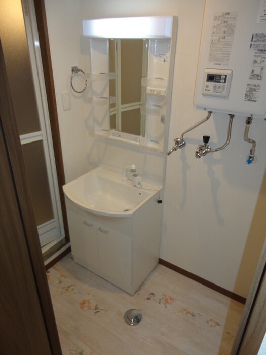 物件内観写真17　(洗濯機置場)