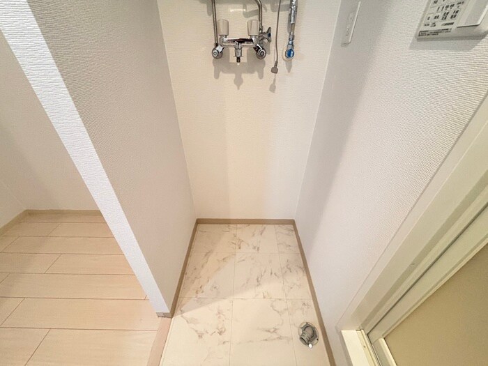 物件内観写真21　(洗濯機置場)