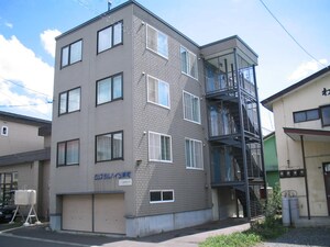 クリスタルハイツ栄町外観写真