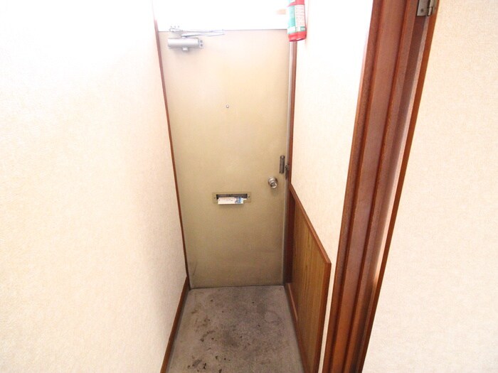 物件内観写真19　(玄関)