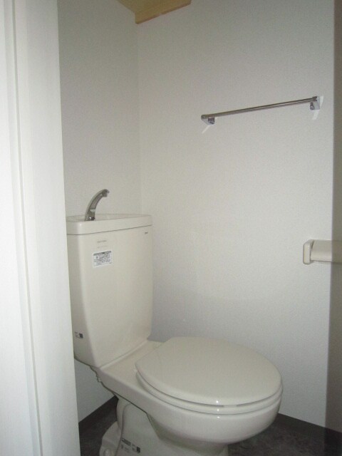 物件内観写真15　(トイレ)