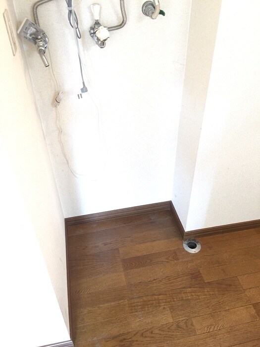 物件内観写真18　(洗濯機置場)
