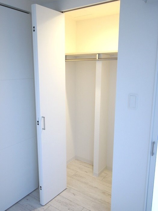 物件内観写真12　(収納)