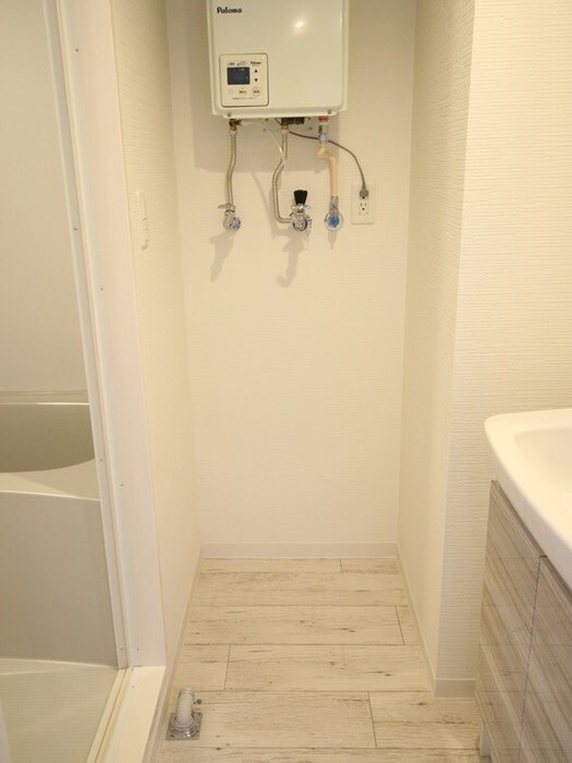 物件内観写真18　(洗濯機置場)