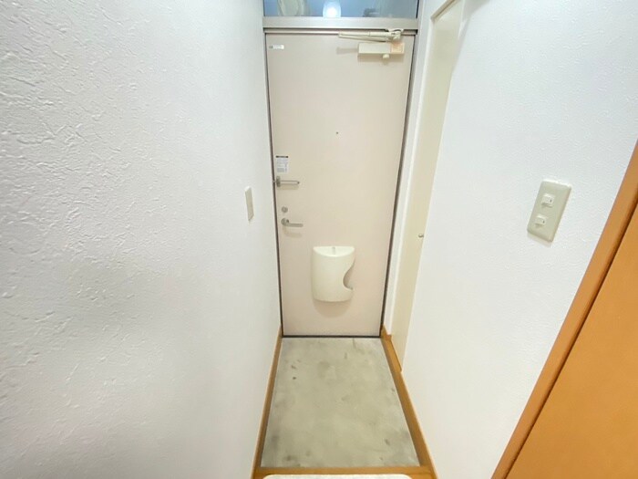 物件内観写真7　(玄関)
