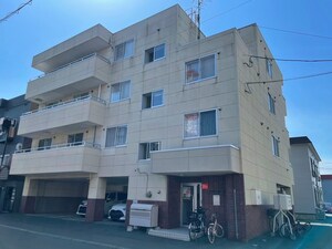 カジュアル３３外観写真
