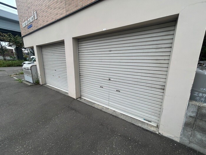 物件外観写真5　(駐車場)