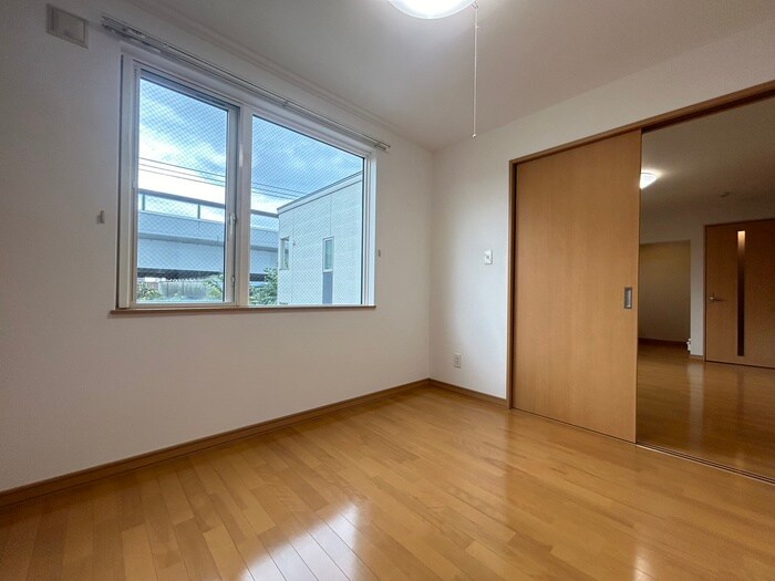 物件内観写真10　(居室)