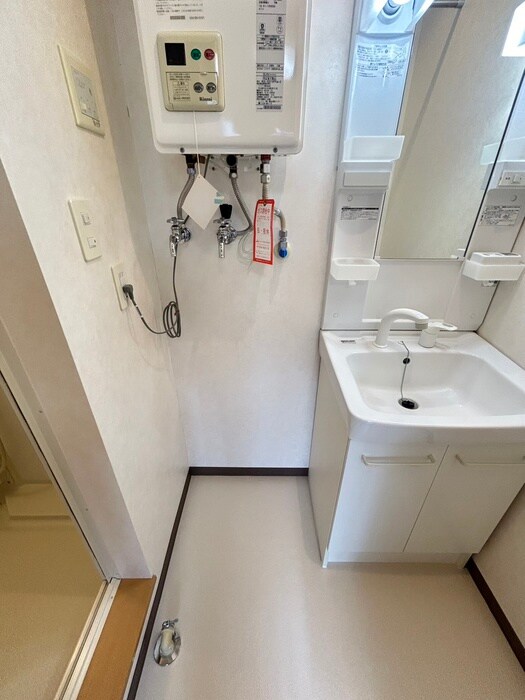 物件内観写真15　(洗濯機置場)