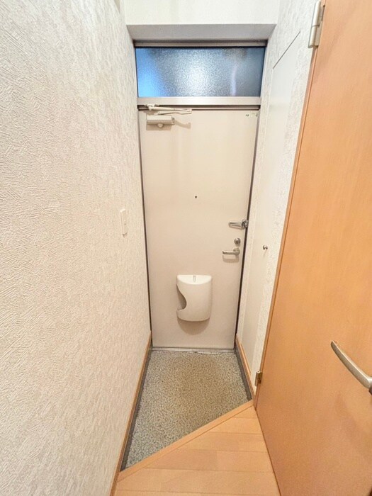 物件内観写真18　(玄関)