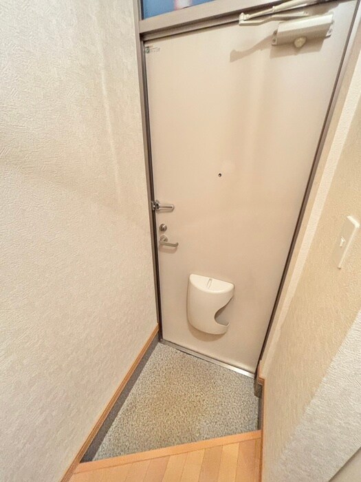 物件内観写真18　(玄関)