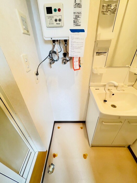 物件内観写真19　(洗濯機置場)