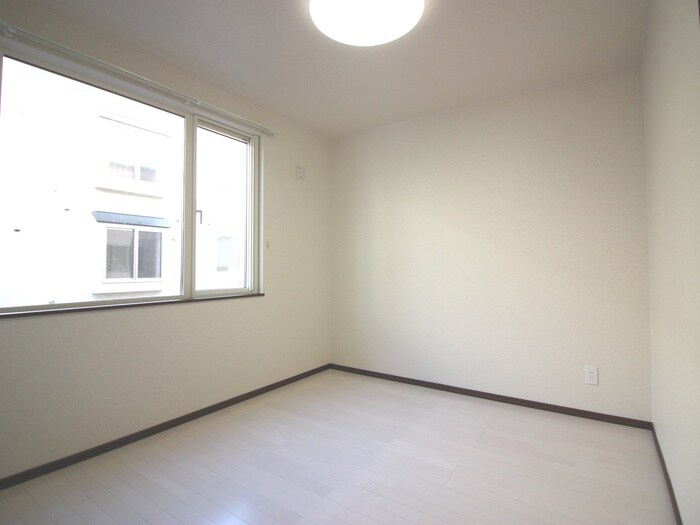 物件内観写真12　(居室)