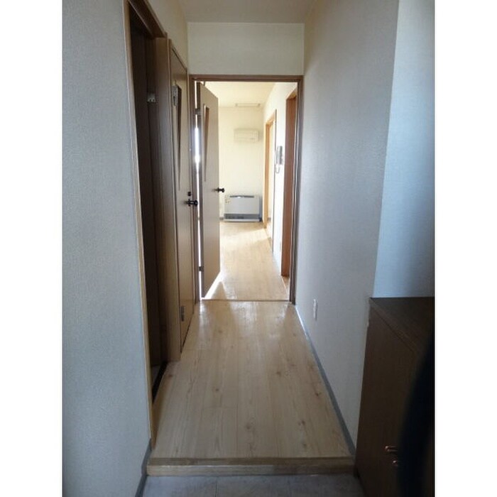 物件内観写真14　(玄関)