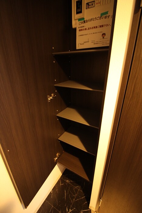 物件内観写真15　(靴箱)