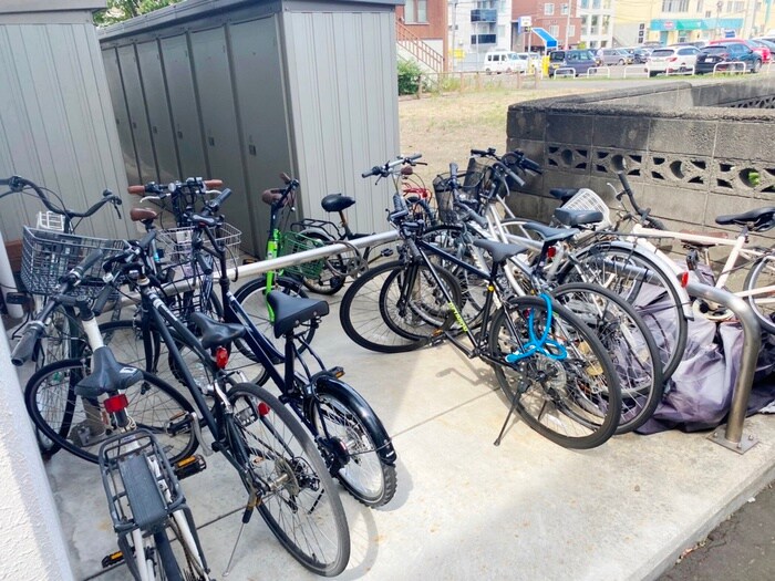 物件外観写真6　(駐輪場)