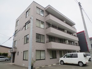 ＥＡＳＴ　ＶＩＬＬＡ外観写真