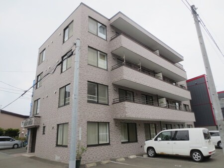 ＥＡＳＴ　ＶＩＬＬＡ外観写真