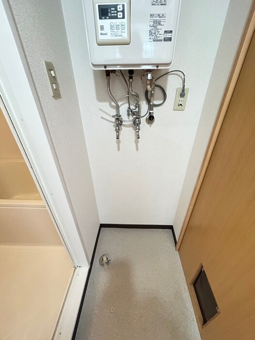 物件内観写真18　(洗濯機置場)