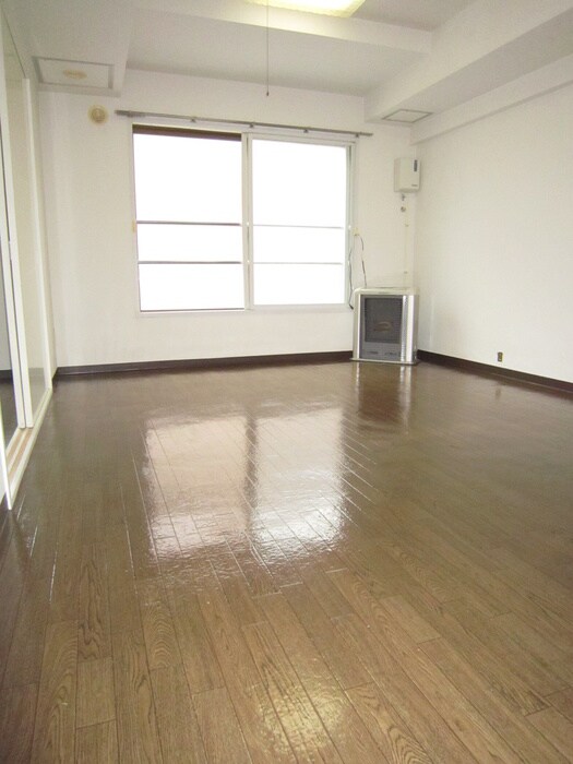 物件内観写真3　(居室)