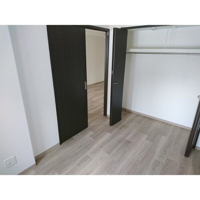 物件内観写真11　(居室)