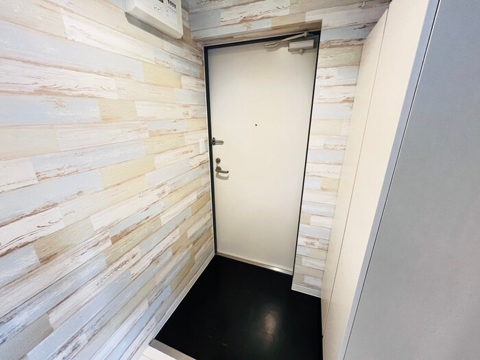 物件内観写真16　(玄関)