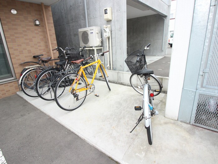 物件外観写真6　(駐輪場)