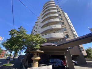 サイレンス宮の森アネックス外観写真
