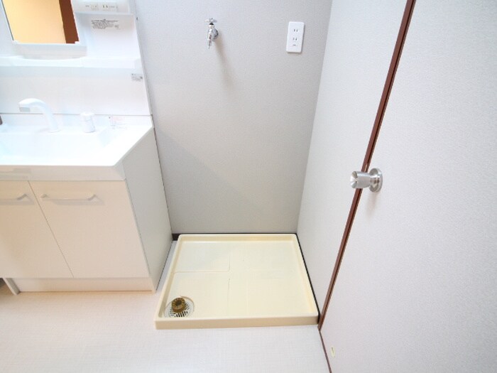 物件内観写真15　(洗濯機置場)