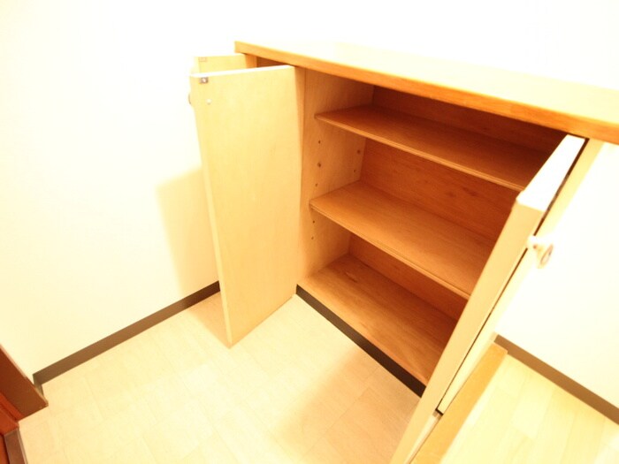 物件内観写真18　(靴箱)