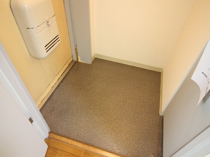 物件内観写真15　(玄関)