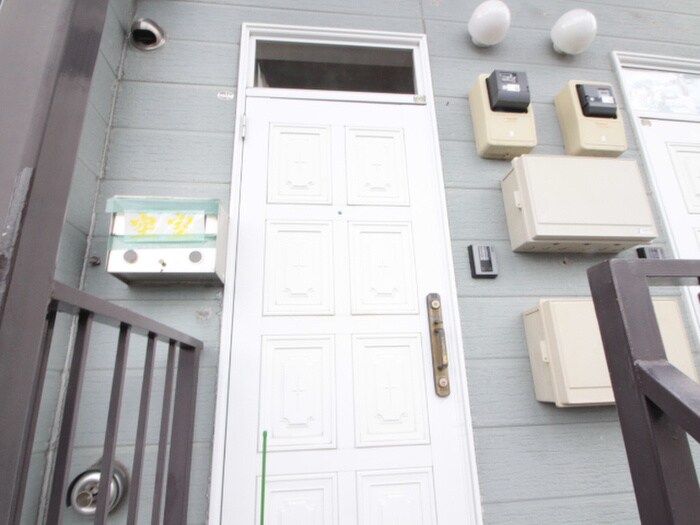 物件外観写真3　(エントランス部分)