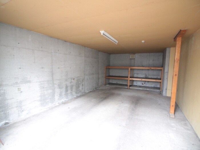 物件外観写真5　(駐車場)