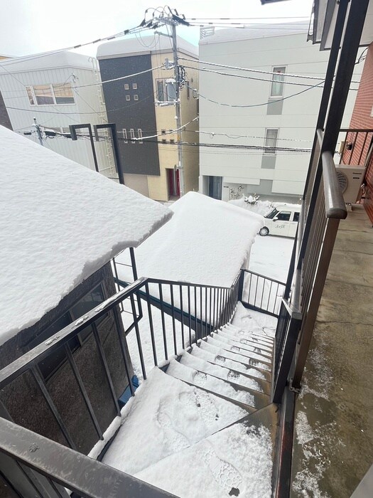 物件外観写真4　(エントランス部分)