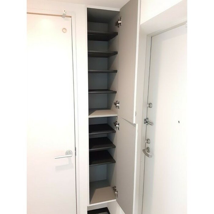 物件内観写真8　(靴箱)