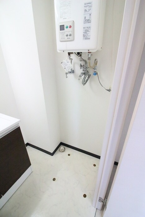 物件内観写真13　(洗濯機置場)