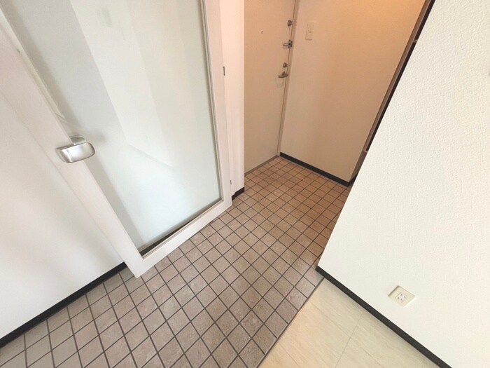 物件内観写真19　(玄関)