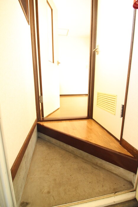 物件内観写真15　(玄関)