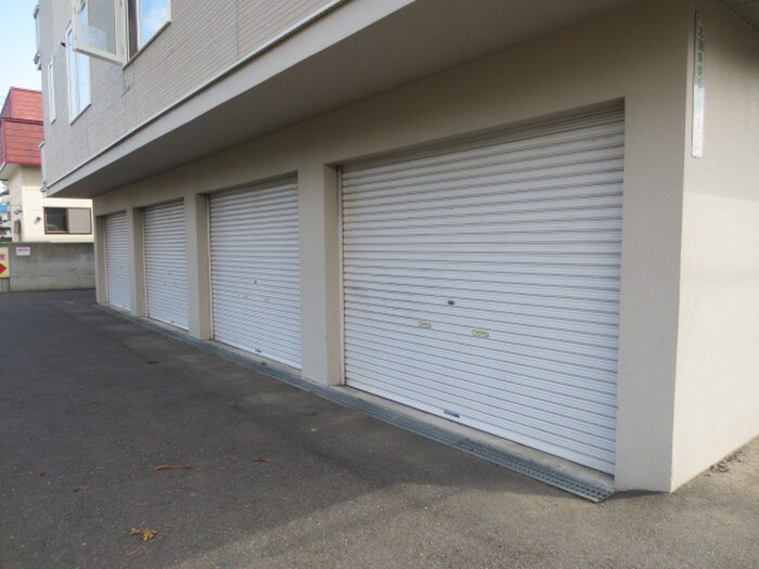 物件外観写真5　(駐車場)