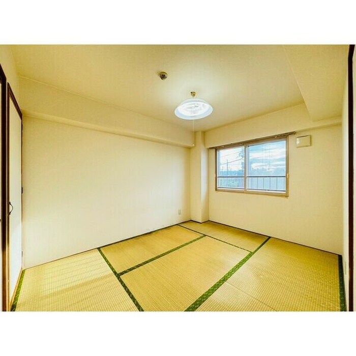 物件内観写真8　(居室)