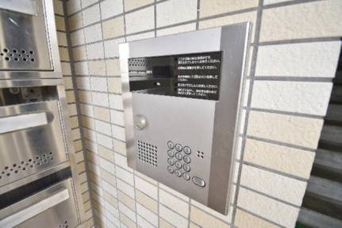 物件外観写真5　(エントランス部分)