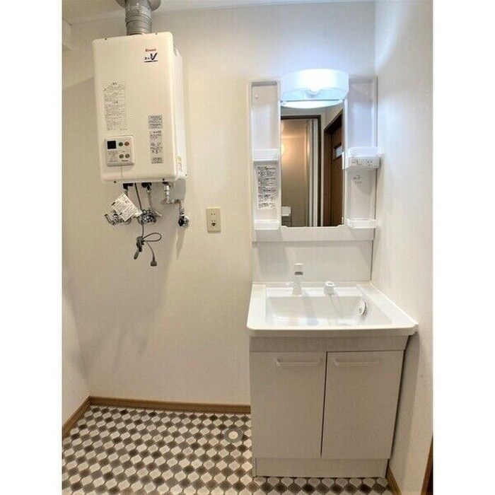 物件内観写真11　(洗面)