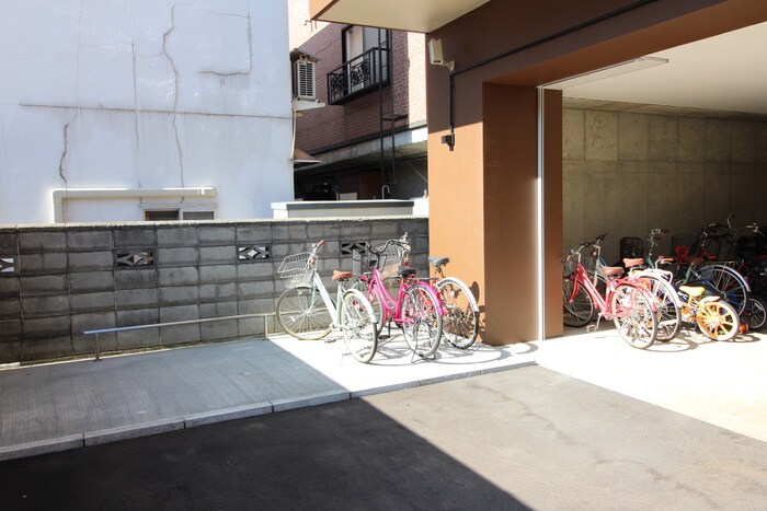 物件外観写真5　(駐輪場)