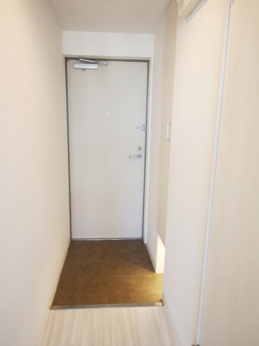物件内観写真16　(玄関)