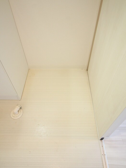 物件内観写真18　(洗濯機置場)