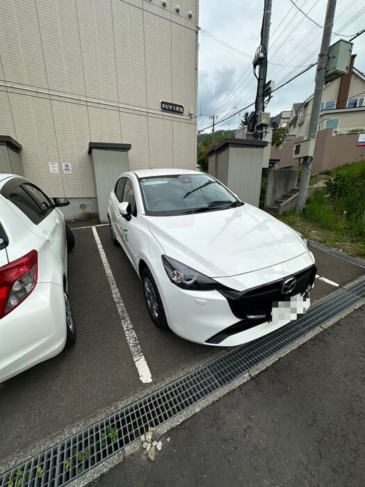 物件外観写真5　(駐車場)