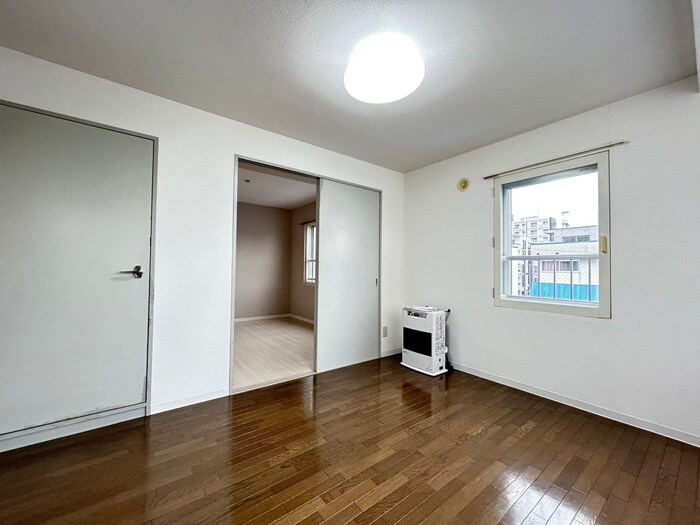 物件内観写真8　(居室)